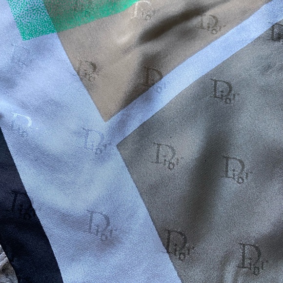 Chic Geometric Silk Scarf - Picture 3 of 5